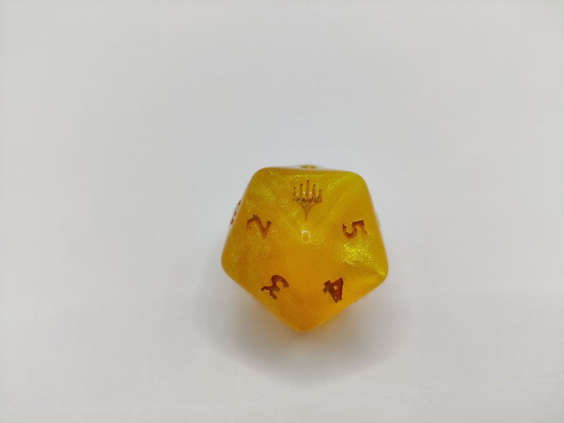 Magic: The Gathering Oversized Marvel Super Heroes Gift Bundle D20 Spindown Die Dice [1.5"]