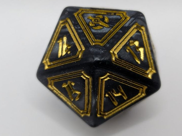 Magic: The Gathering The Hobbit oversized 1.5-inch D20 Spindown life counter die from the Bundle.