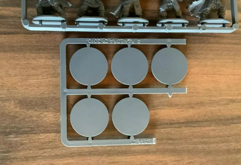Frostgrave Barbarians Sprue + Bases